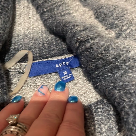 Sweater - Picture 2 of 3